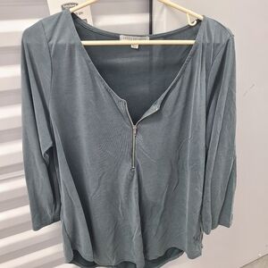 Green Envelope three quarter sleeve shirt large